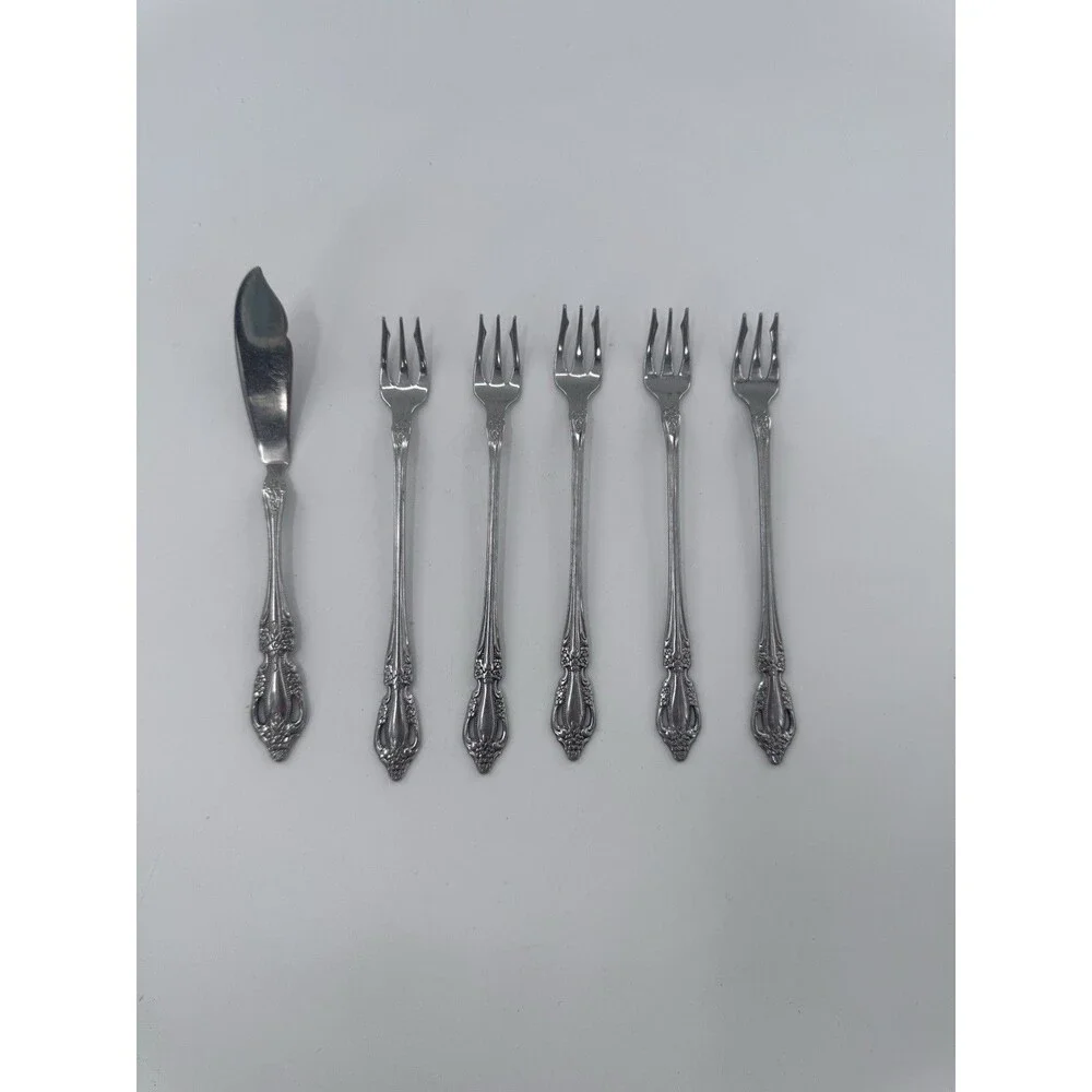 Set Of 5 Seafood Cocktail Forks 1 Butter Knife Oneida Raphael Distinction HH SS